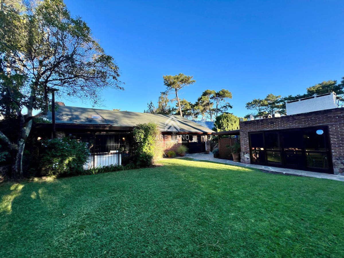Casa ID.4989 - Venta Casa en Cantegril 4 dormitorios 