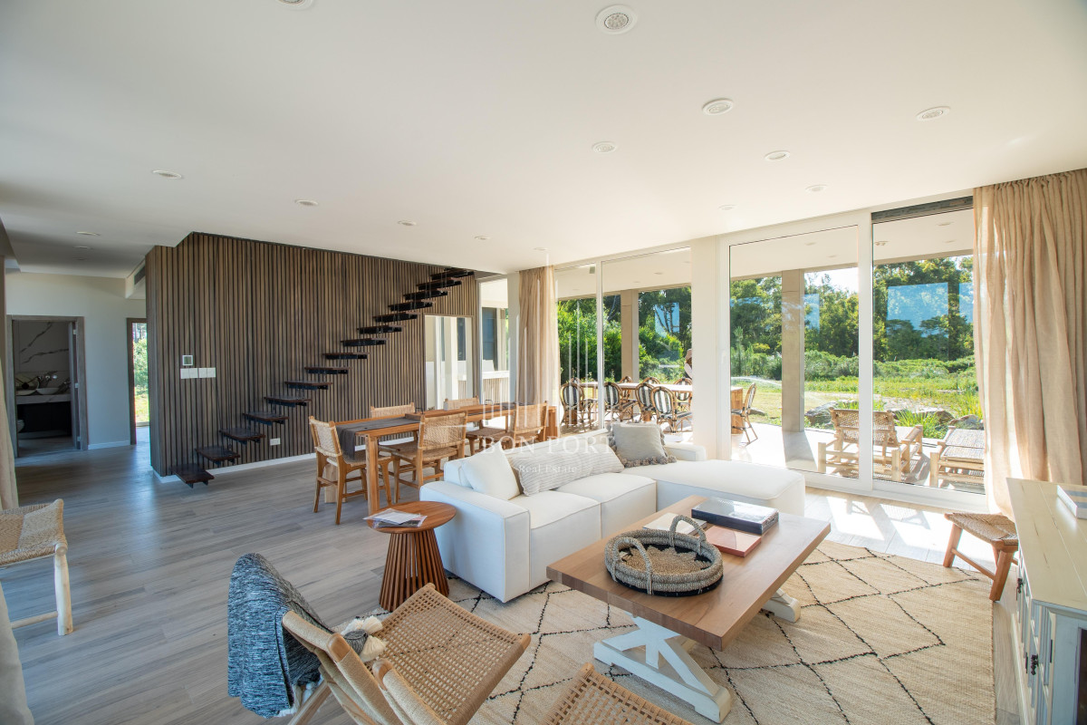 Casa ID.70 - Excelente Moderna Casa Reserva Montoya La Barra