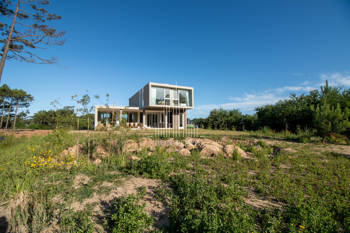 Casa ID.70 - Excelente Moderna Casa Reserva Montoya La Barra