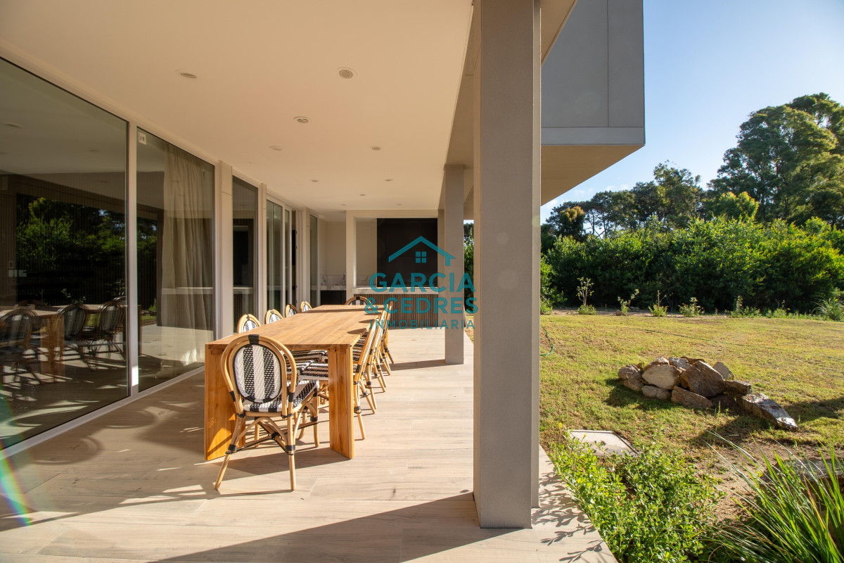 Casa ID.518 - Excelente Moderna Casa Reserva Montoya La Barra