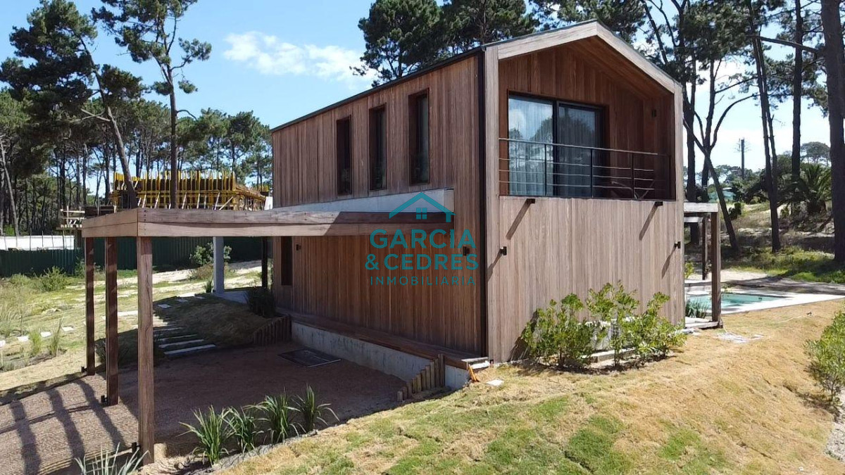 Casa ID.517 - Excelente Moderna Casa Reserva Montoya La Barra
