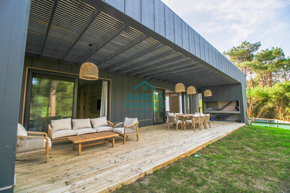 Casa ID.516 - Excelente Moderna Casa Reserva  Montoya La Barra