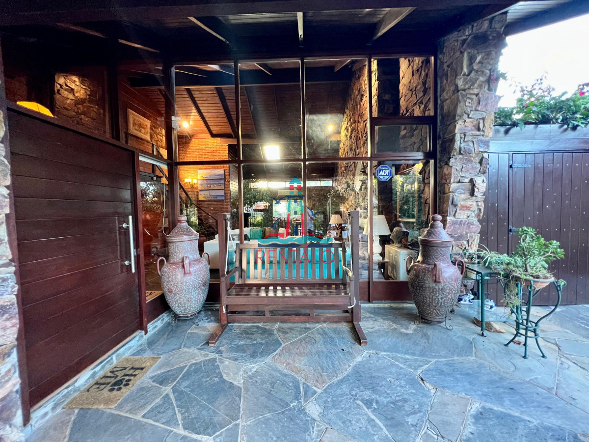 Casa ID.425 - Casa en Punta del este en venta 4 dormitorios 