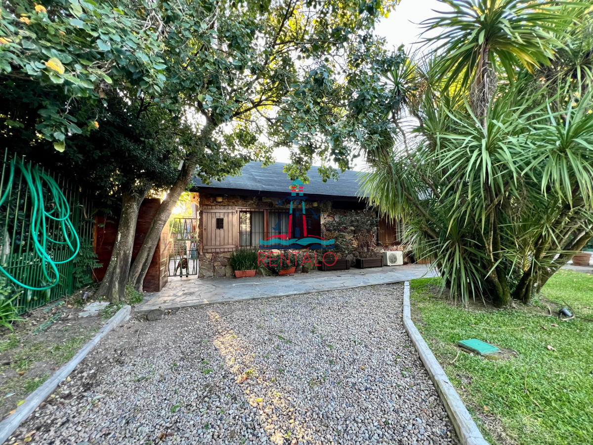 Casa ID.425 - Casa en Punta del este en venta 4 dormitorios 