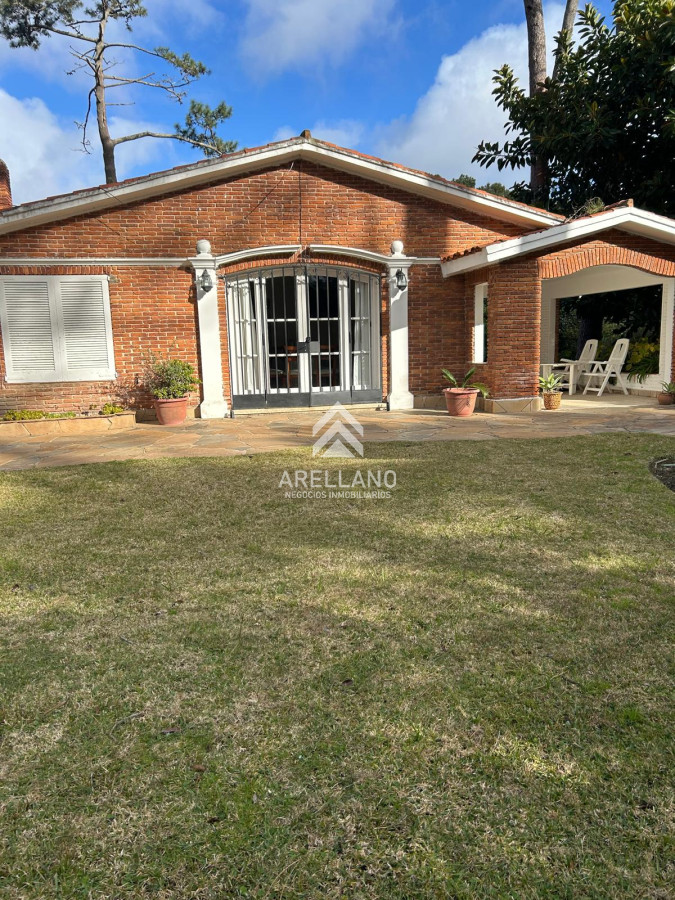 Casa ID.5538 - Venta casa 5 dormitorios 