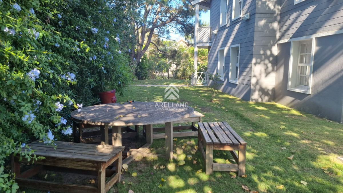 Casa ID.5539 - Venta casa 3 dormitorios y dependencia cerca del mar 