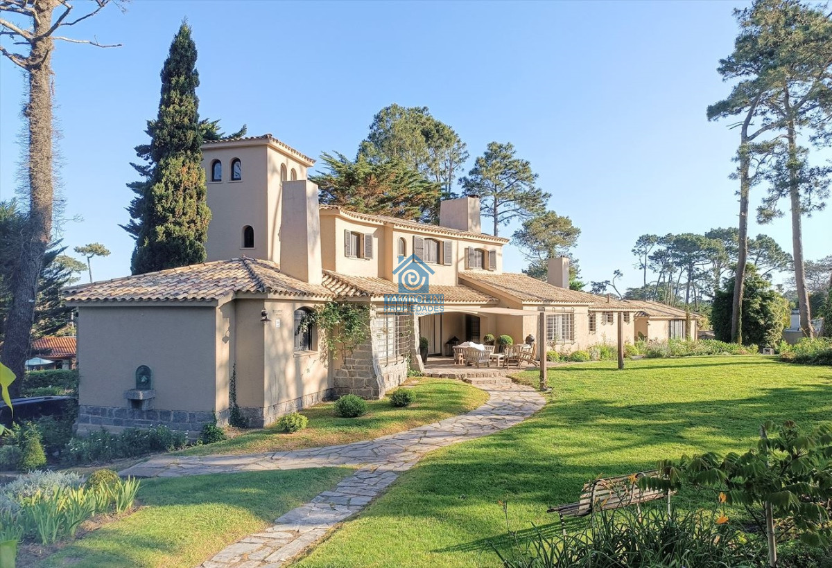 Casa ID.938 - Espectacular mansión Toscana en Punta del Este