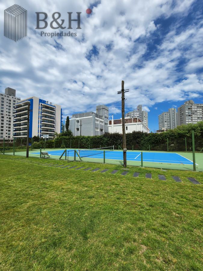 Apartamento ID.6124 - TORRE MANHATTAN venta apartamento 3 dormitorios 4 baños a metros de playa mansa y brava