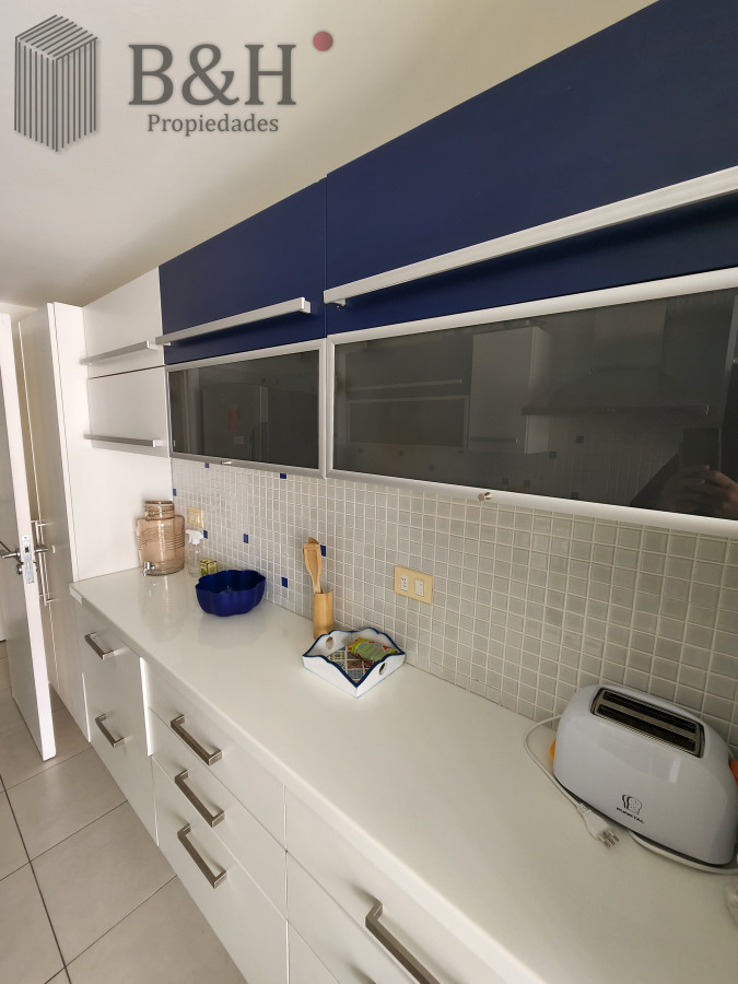 Apartamento ID.6124 - TORRE MANHATTAN venta apartamento 3 dormitorios 4 baños a metros de playa mansa y brava