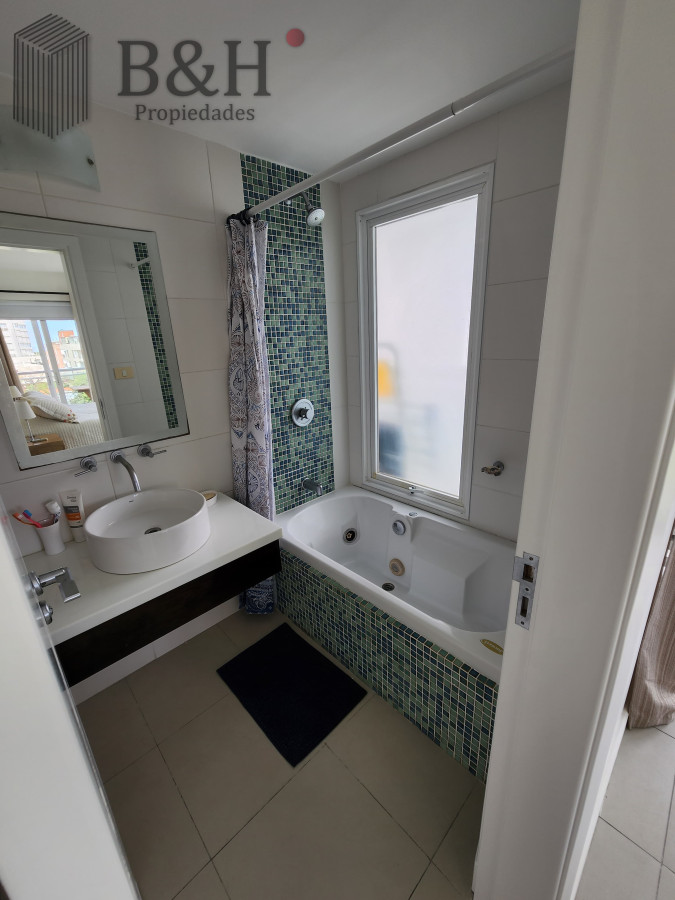 Apartamento ID.6124 - TORRE MANHATTAN venta apartamento 3 dormitorios 4 baños a metros de playa mansa y brava