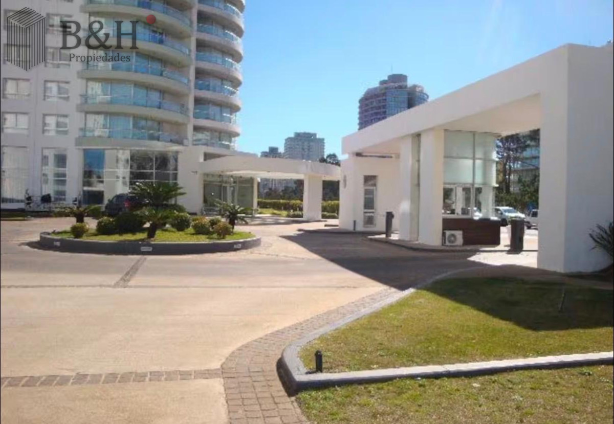 Apartamento ID.6743 - Venta 2 Dormitorios Ocean Brava con vista al mar