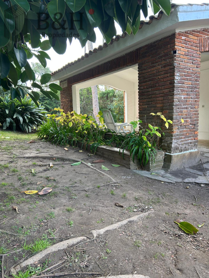 Casa ID.5910 - Con amplio patio a 500 m del Mar 