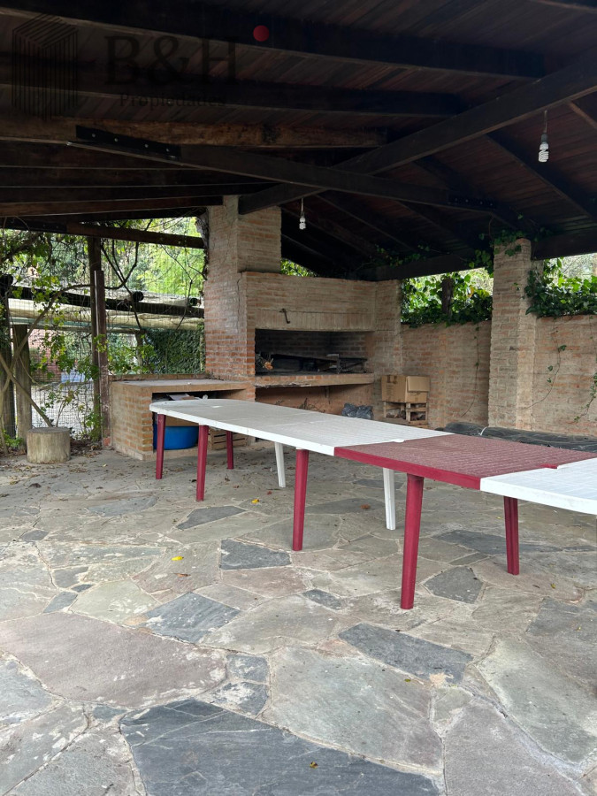 Casa ID.5910 - Con amplio patio a 500 m del Mar 