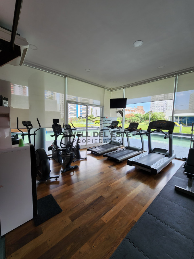 Apartamento ID.243 - TORRE MANHATTAN venta apartamento 3 dormitorios 4 baños a metros de playa mansa y brava