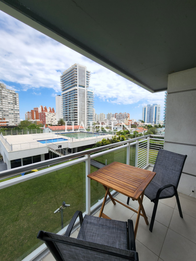 Apartamento ID.231 - Venta apartamento 3 dormitorios 4 baños a pasos del mar