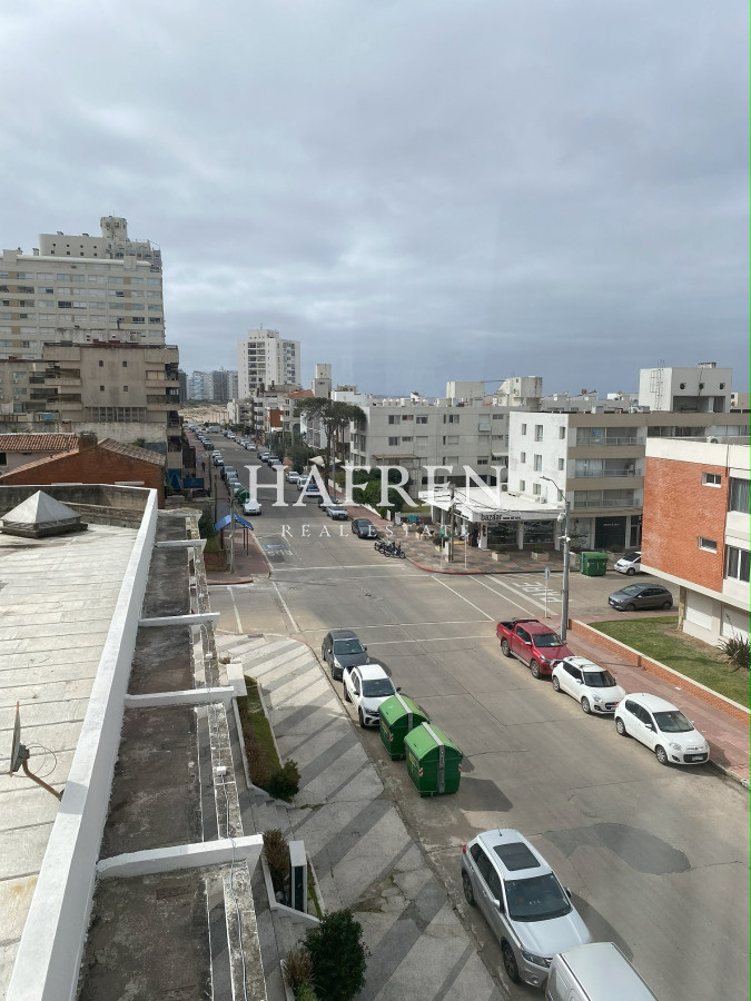 Apartamento ID.230 - Apartamento en Peninsula, luminoso, 3 dormitorios. 1 de Emir, 2 de brava y 3 de Mansa