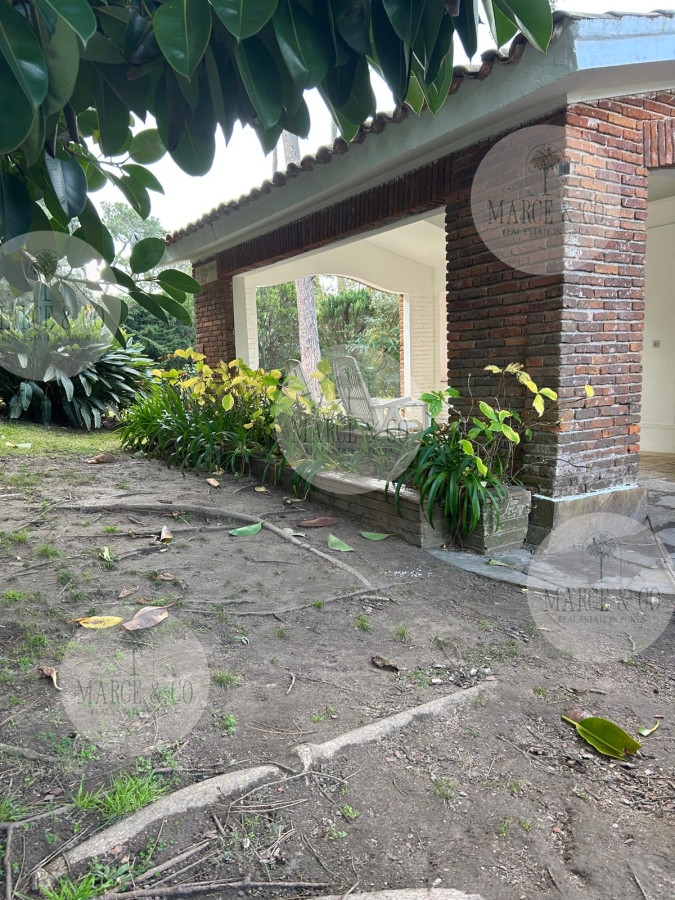 Casa ID.2583 - Con amplio patio a 500 m del Mar 