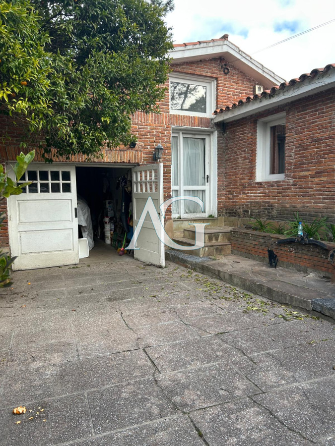 Casa ID.170 - Con amplio patio a 500 m del Mar 