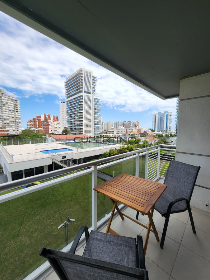 Apartamento ID.369 - TORRE MANHATTAN venta apartamento 3 dormitorios 4 baños a metros de playa mansa y brava