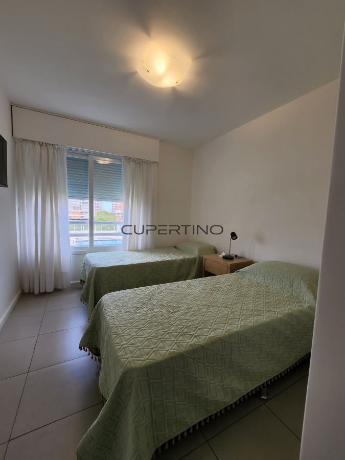 Apartamento ID.369 - TORRE MANHATTAN venta apartamento 3 dormitorios 4 baños a metros de playa mansa y brava