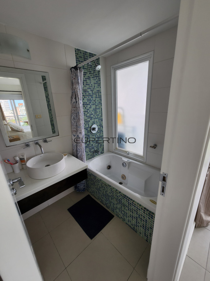 Apartamento ID.369 - TORRE MANHATTAN venta apartamento 3 dormitorios 4 baños a metros de playa mansa y brava