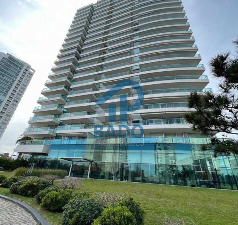 Apartamento ID.51 - GALA TOWER - Playa Mansa parada 4 - Apartamento en venta de 2 Dormitorios con vista al Mar