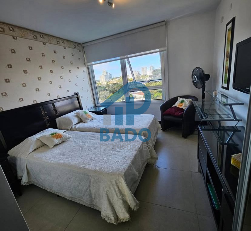 Apartamento ID.51 - GALA TOWER - Playa Mansa parada 4 - Apartamento en venta de 2 Dormitorios con vista al Mar
