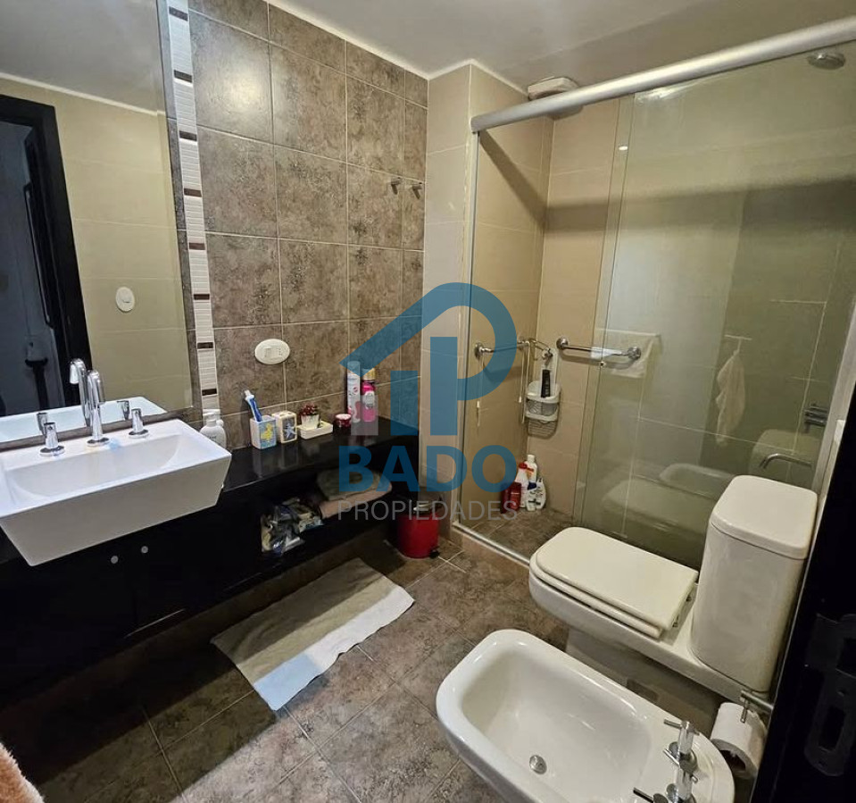 Apartamento ID.51 - GALA TOWER - Playa Mansa parada 4 - Apartamento en venta de 2 Dormitorios con vista al Mar