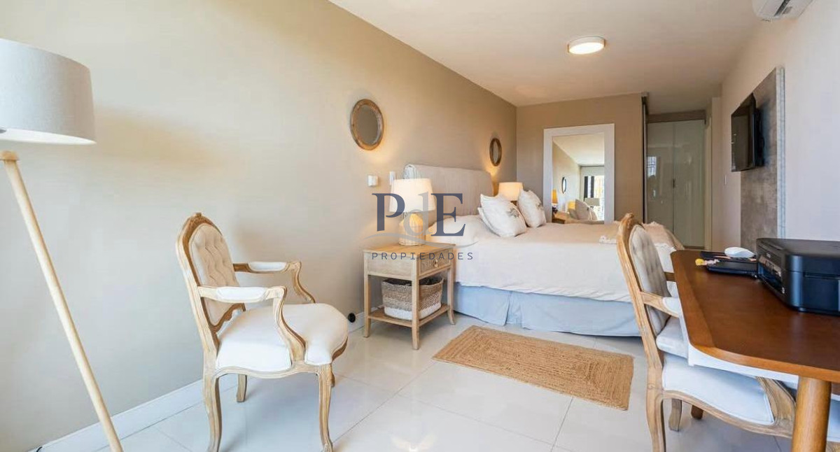 Apartamento de categoría 3 dorm | Excelente ubicación entre Mansa y Brava - Imagen 8