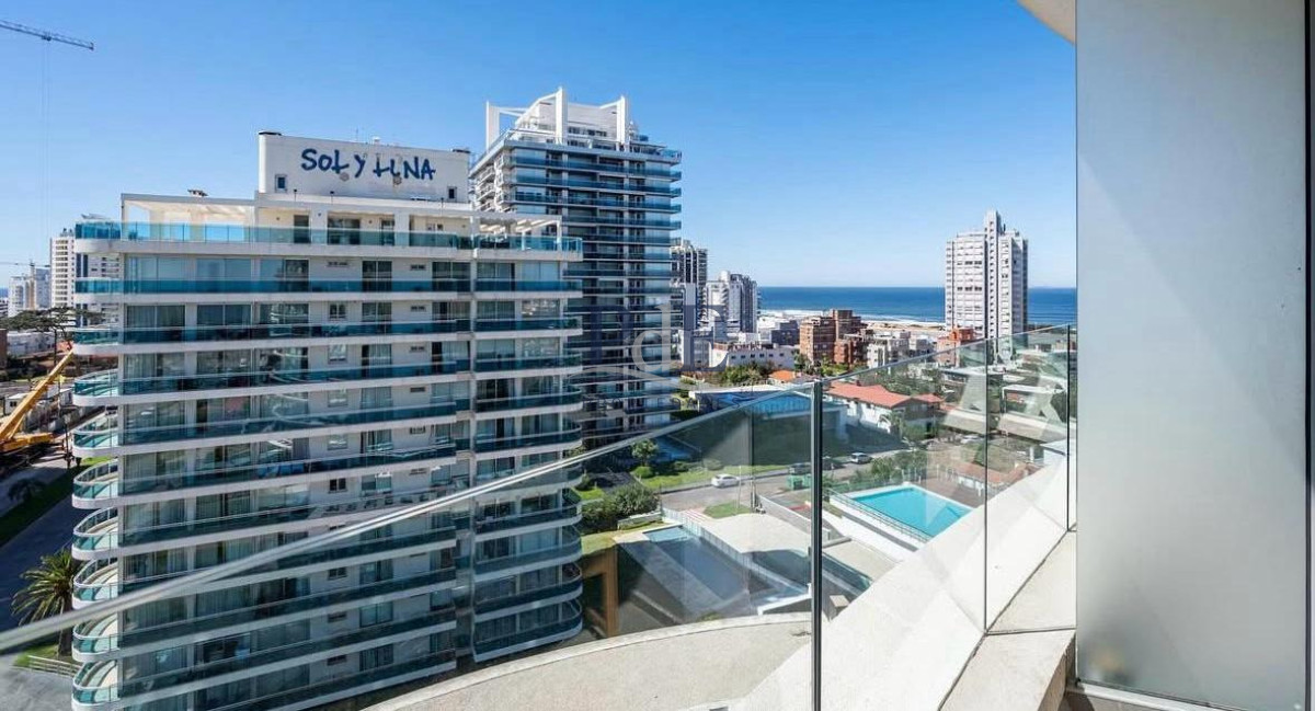 Apartamento de categoría 3 dorm | Excelente ubicación entre Mansa y Brava - Imagen 6