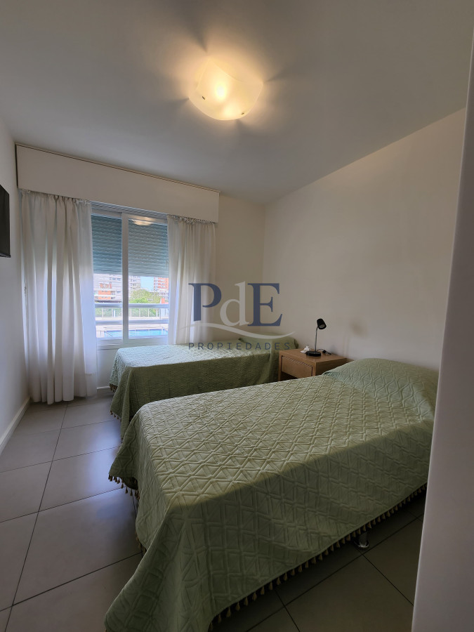 TORRE MANHATTAN venta apartamento 3 dormitorios 4 baños a metros de playa mansa y brava - Imagen 10