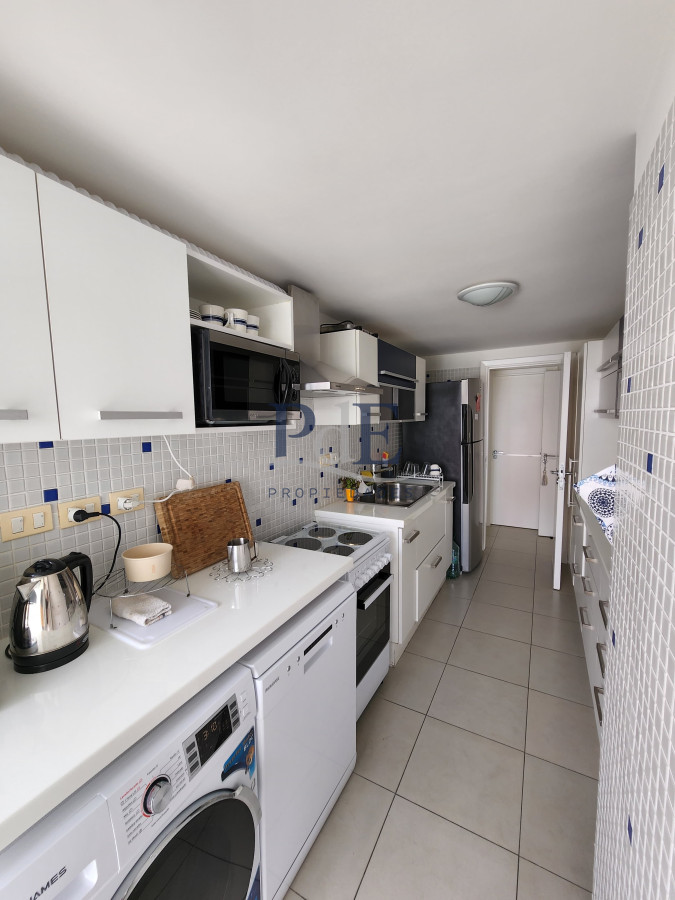 TORRE MANHATTAN venta apartamento 3 dormitorios 4 baños a metros de playa mansa y brava - Imagen 17