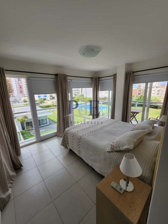 TORRE MANHATTAN venta apartamento 3 dormitorios 4 baños a metros de playa mansa y brava - Imagen 13