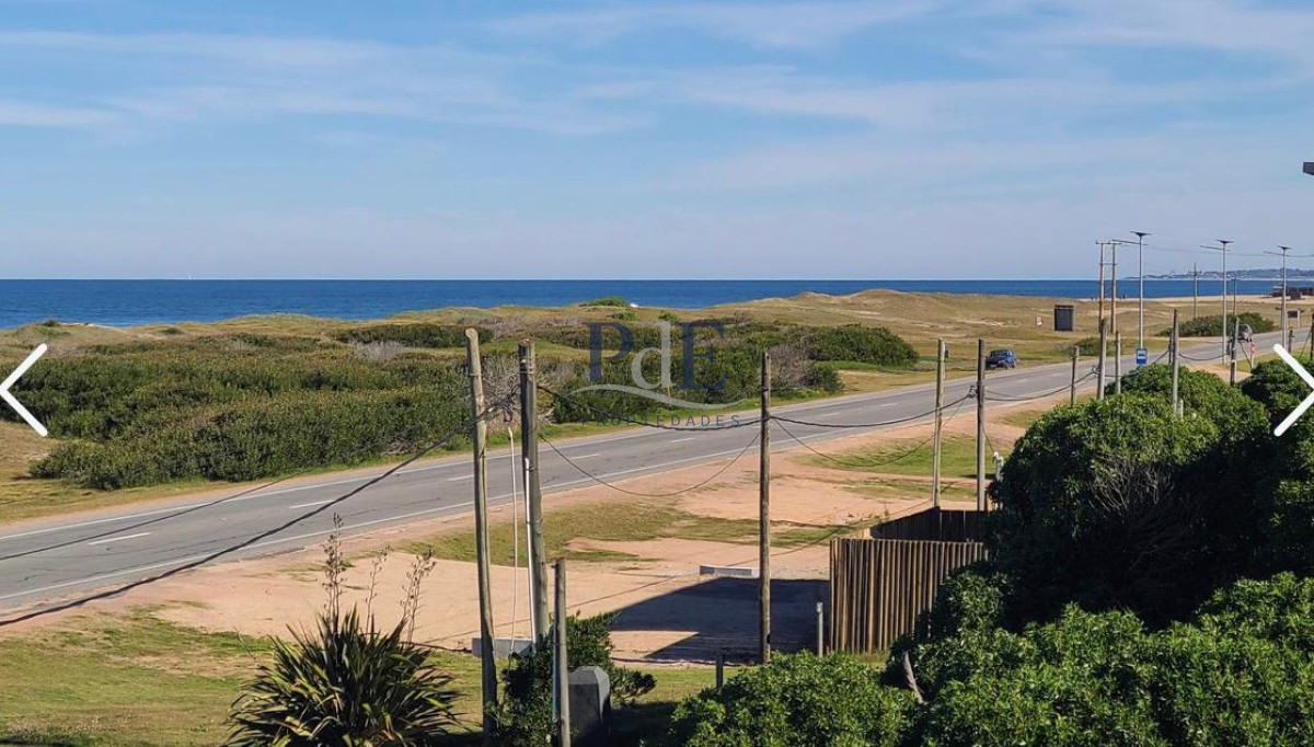 Casa 3 dorm 3 baños. Vista eterna frente al mar. La juanita. 