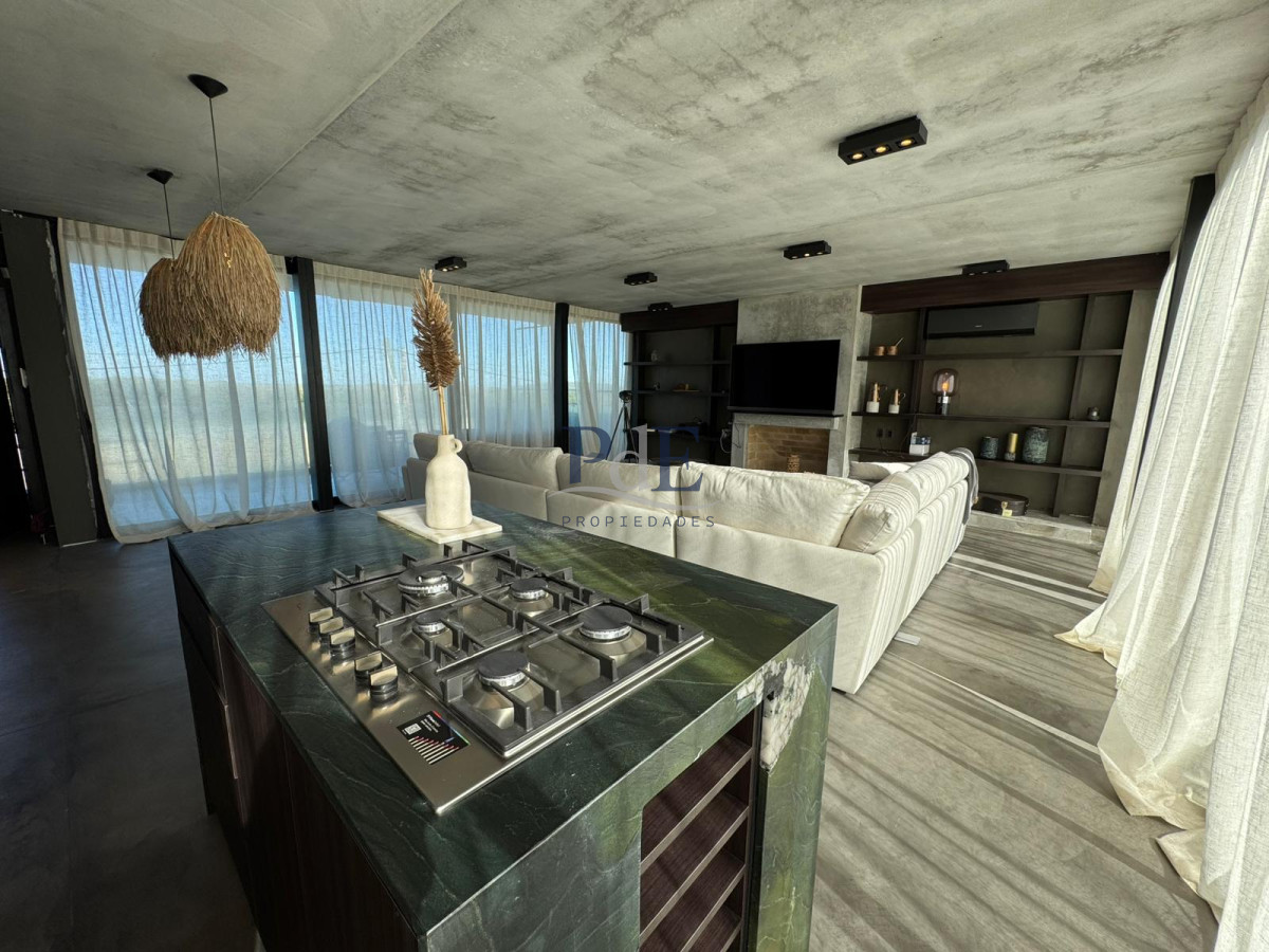 Casa 3 dorm 3 baños. Vista eterna frente al mar. La juanita.  - Imagen 1