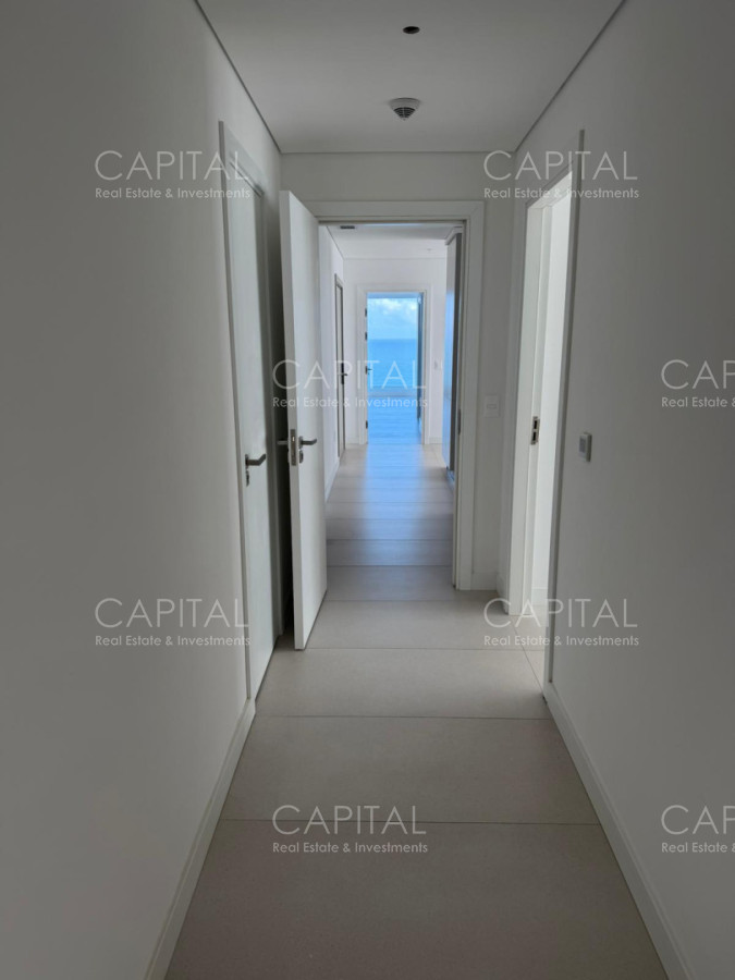 Apartamento ID.39643 - Le Parc IV Venta apartamento esquinero en piso alto de 3 Dorm + Servicio