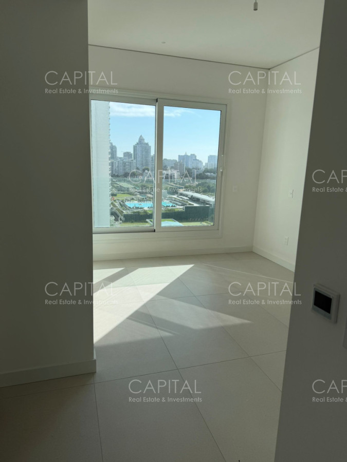 Apartamento ID.39643 - Le Parc IV Venta apartamento esquinero en piso alto de 3 Dorm + Servicio