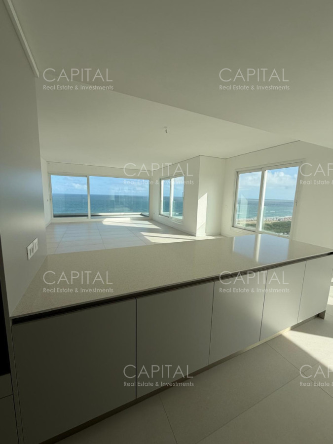 Apartamento ID.39643 - Le Parc IV Venta apartamento esquinero en piso alto de 3 Dorm + Servicio