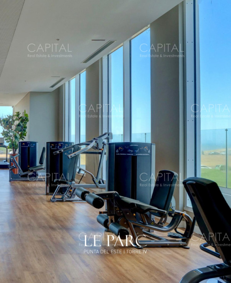 Apartamento ID.39643 - Le Parc IV Venta apartamento esquinero en piso alto de 3 Dorm + Servicio