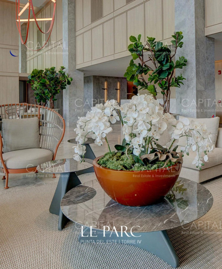 Apartamento ID.39643 - Le Parc IV Venta apartamento esquinero en piso alto de 3 Dorm + Servicio