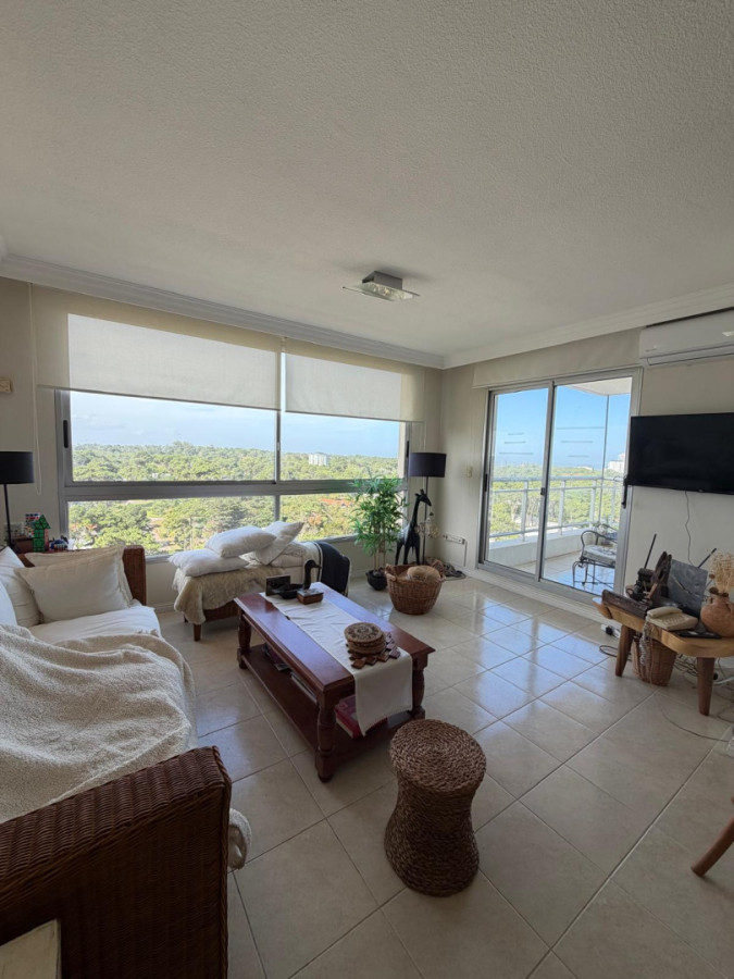 Imagen de Venta apartamento 3 Dormitorios a metros del Punta Shoping