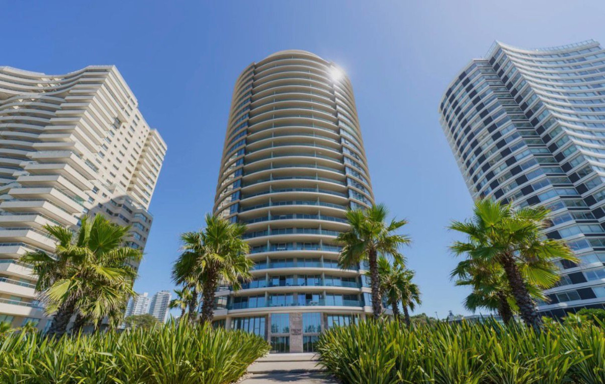 TRUMP TOWER venta apartamento esquinero con vista al mar de 2 dormitorios