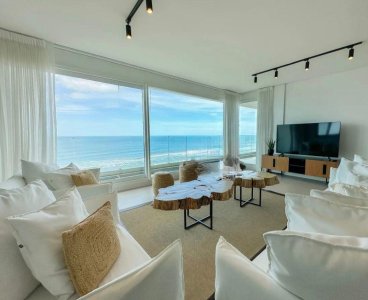 Le Parc III Piso alto 3 Dormitorios y Servicio esquinero a la venta
