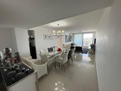 Venta 3 dormitorios 3 baños en piso alto Forest Tower II