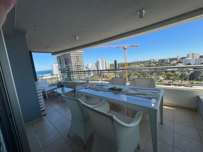 Venta 3 dormitorios 3 baños en piso alto Forest Tower II