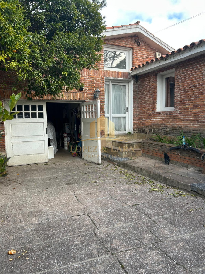 Casa ID.38 - Con amplio patio a 500 m del Mar 