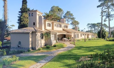 Espectacular mansión Toscana en Punta del Este