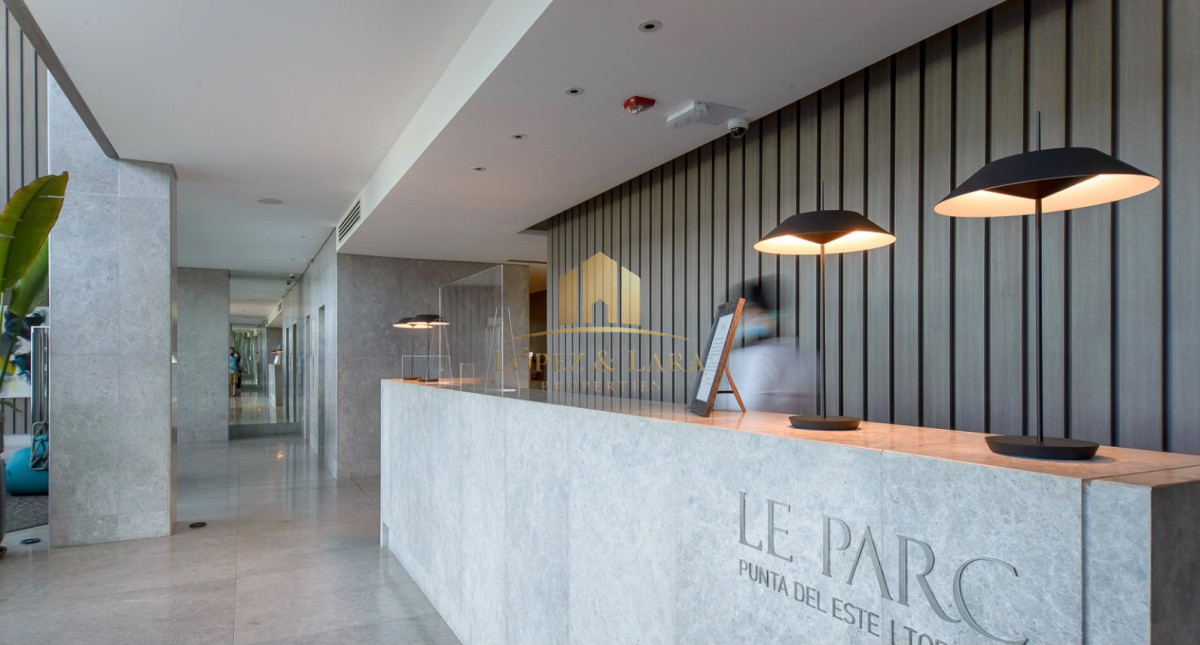 Apartamento ID.335 - Le Parc III Piso alto 3 Dormitorios y Servicio esquinero a la venta