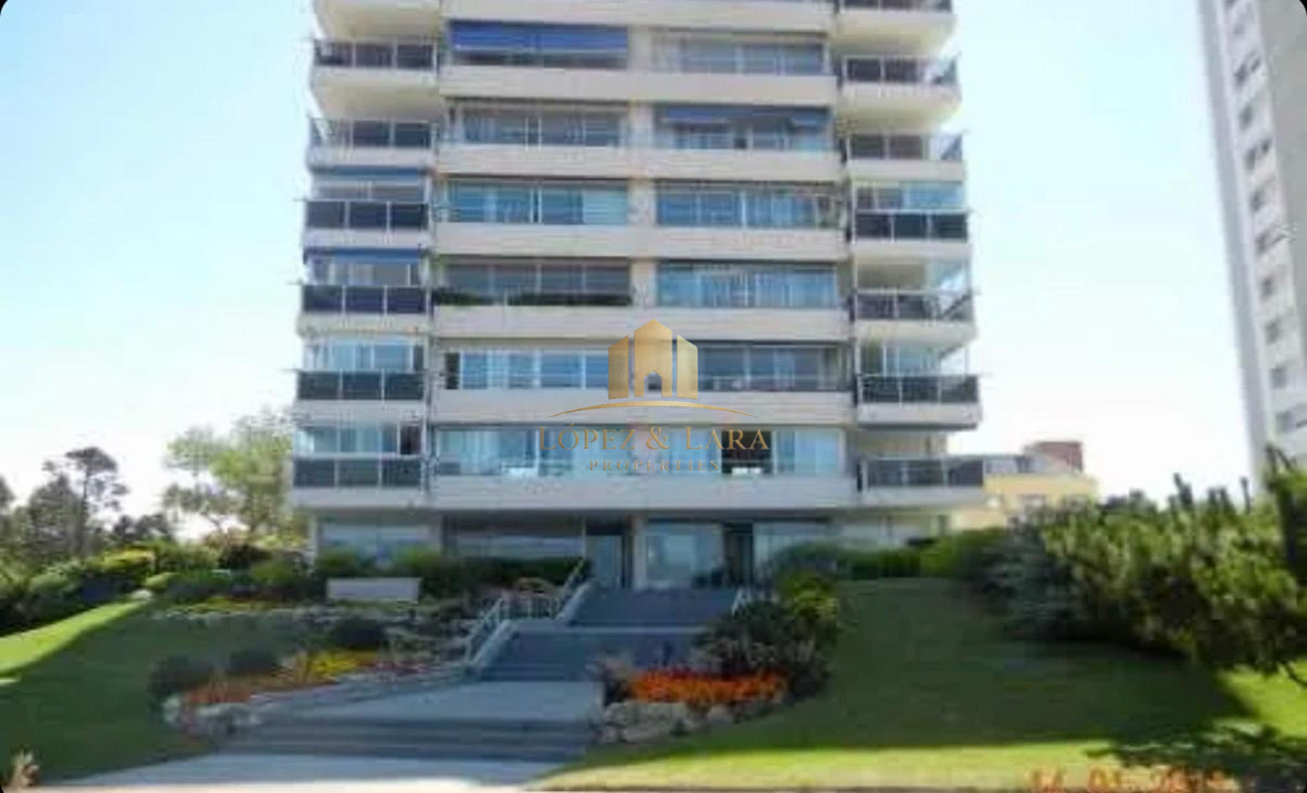 Apartamento ID.258 - Venta 3 Dorm primera linea playa mansa