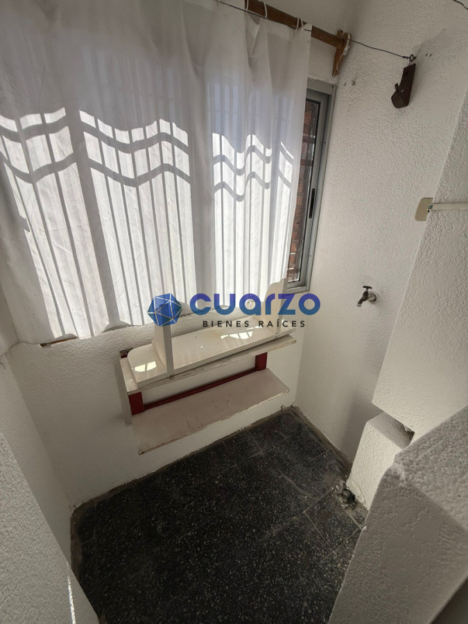 Apartamento ID.57 - Alquiler 1 dormitorio. Muy buen estado. Muy luminoso. La Blanqueada. Portería 24 hs